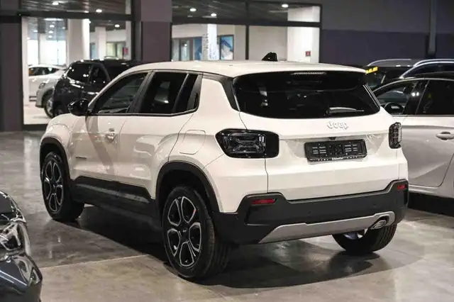 Jeep Avenger view 6