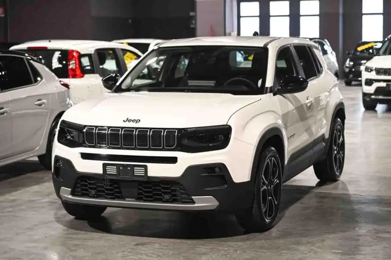Jeep Avenger 1.2 Turbo 100 CV Summit GPL — photo 1 of 18