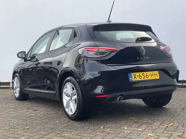 Renault Clio view 2