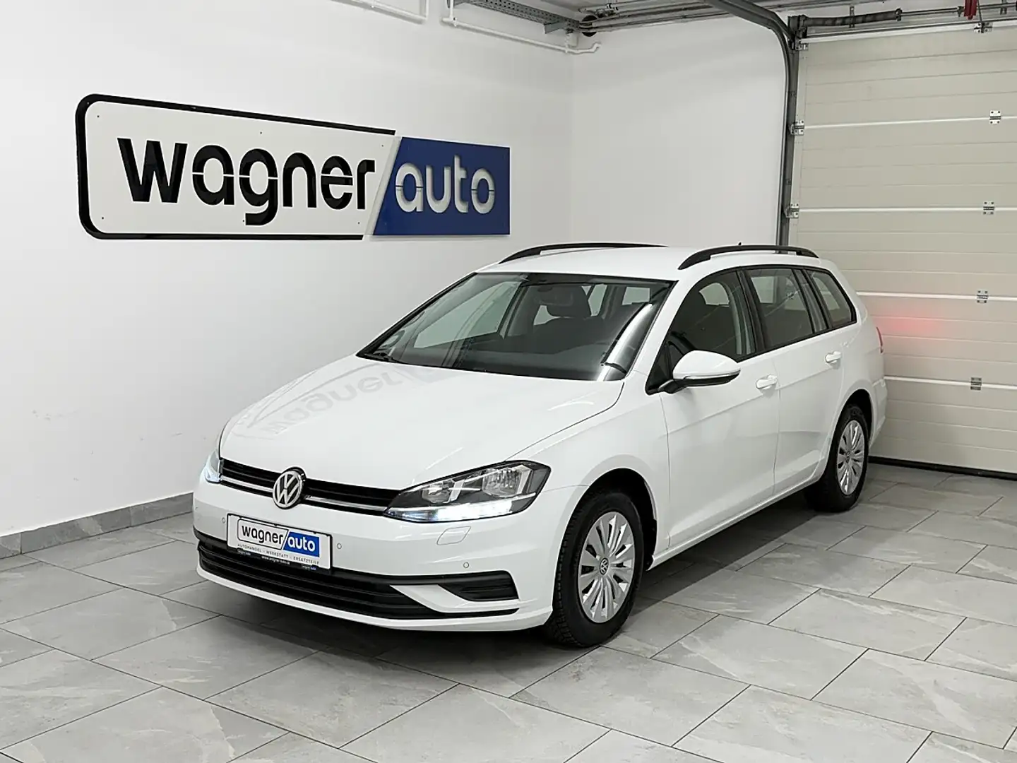 Volkswagen Golf Variant 1,6 TDI SCR.LED/Navigation "Discover Media"/Fro... Weiß - 2