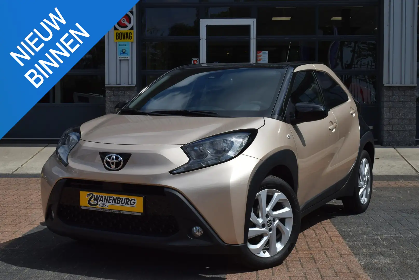 Toyota Aygo X 1.0 VVT-i S-CVT Pulse Navi/Carplay Airco Camera Km Beige - 1