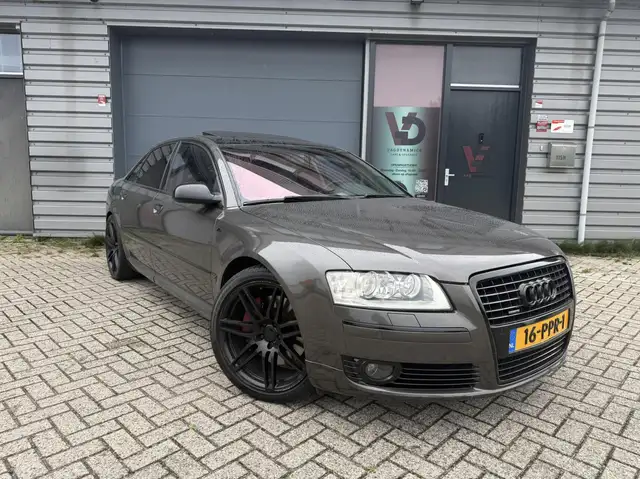 Audi A8 4.2 quattro schuifdak bose leder clima massage mee