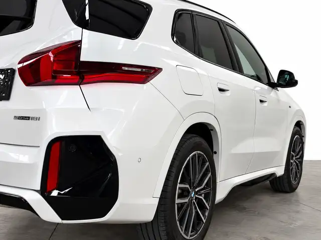 BMW X1 view 10