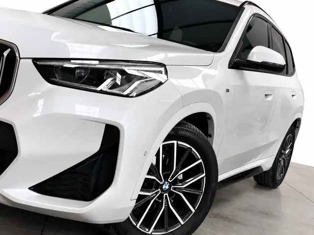 BMW X1 view 3