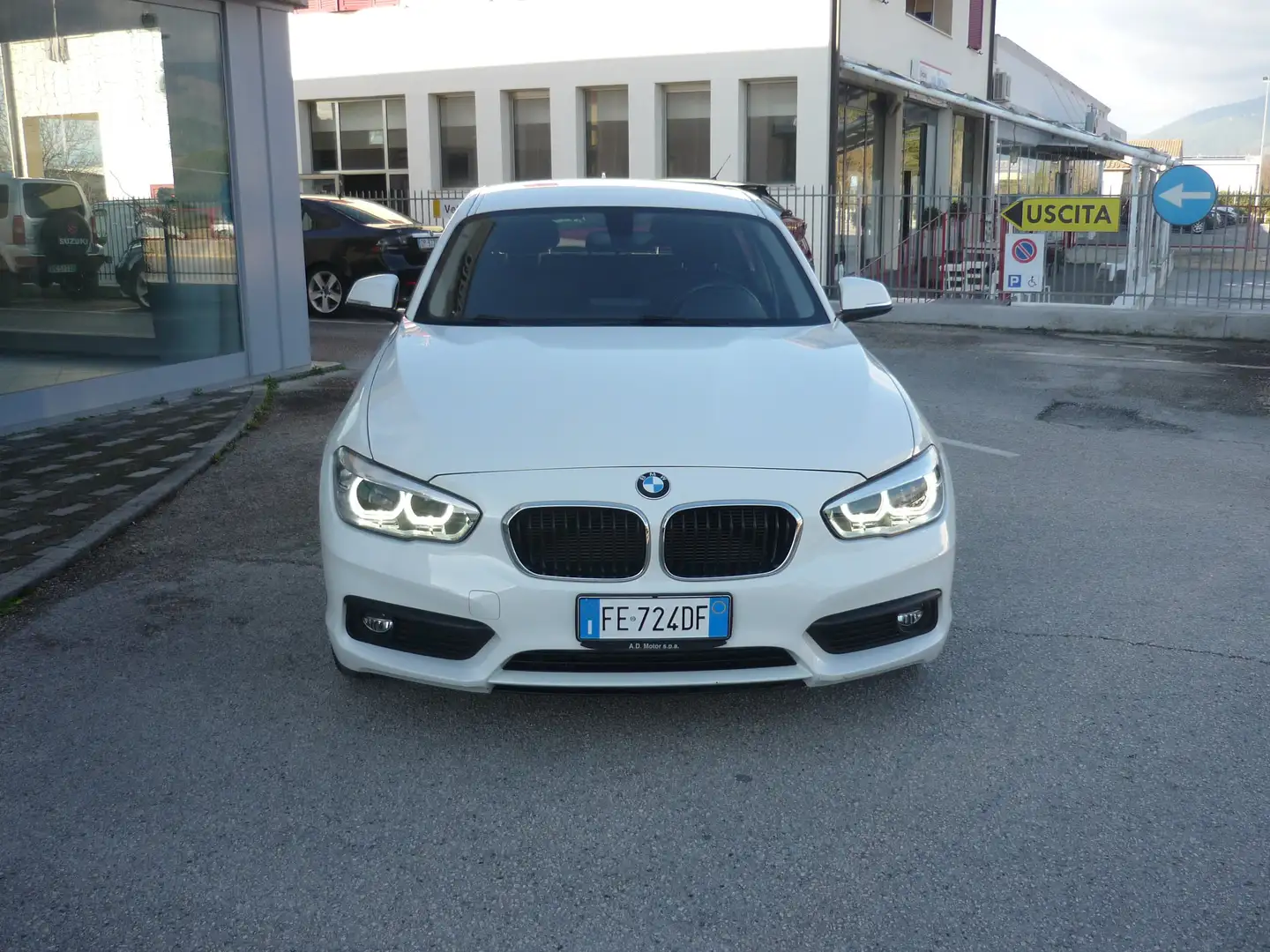 BMW 116 116d 5p Urban auto Weiß - 2