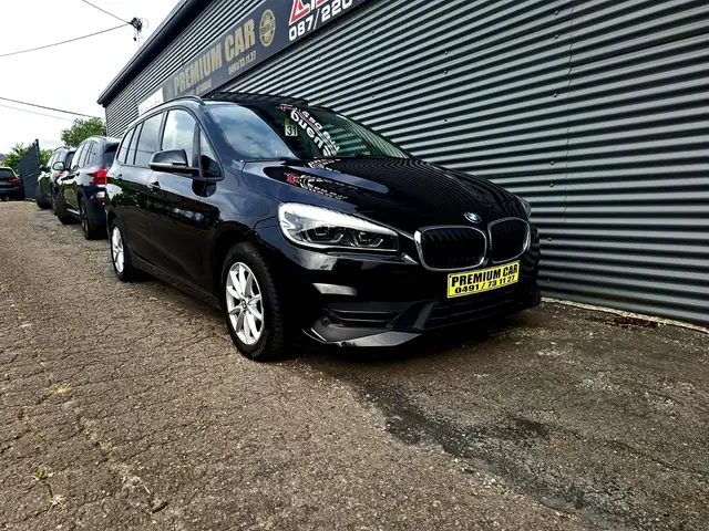 BMW 2 Series view 4