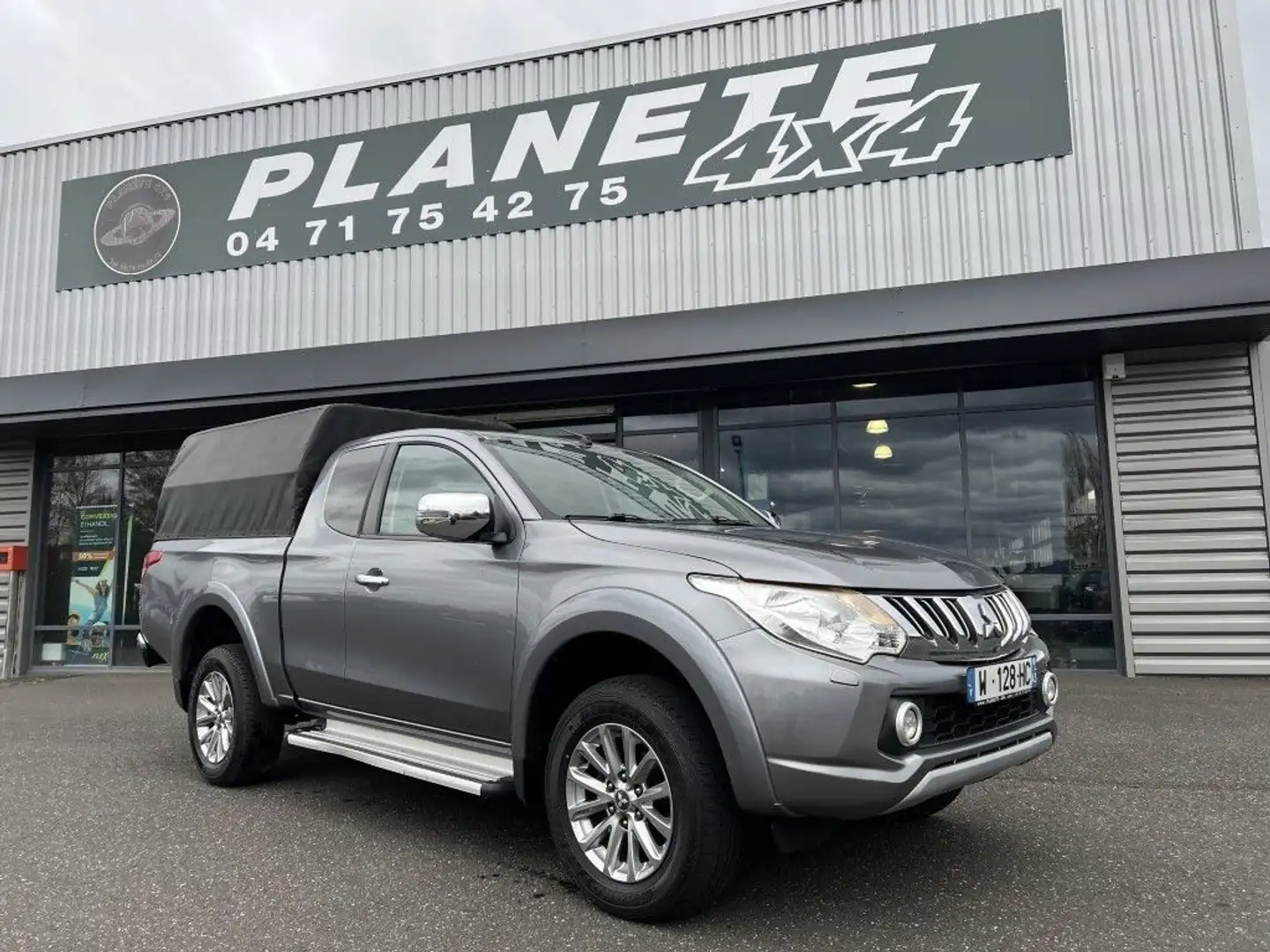 Mitsubishi L200 Club Cab 2.4 L DID 181 CV Intense Gris - 1