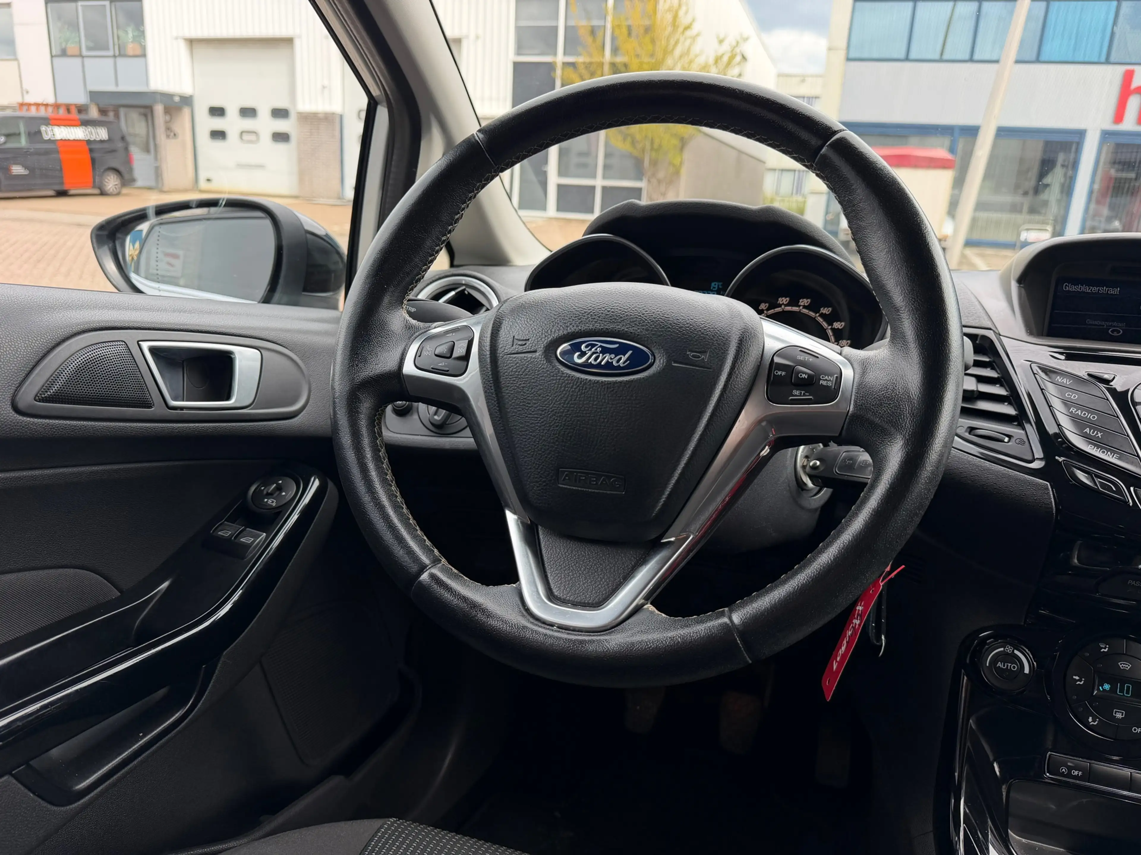 Ford Fiesta 1.0 EcoBoost Silver Edition/ 5drs/ nap/ 2e EIG/ de — photo 34