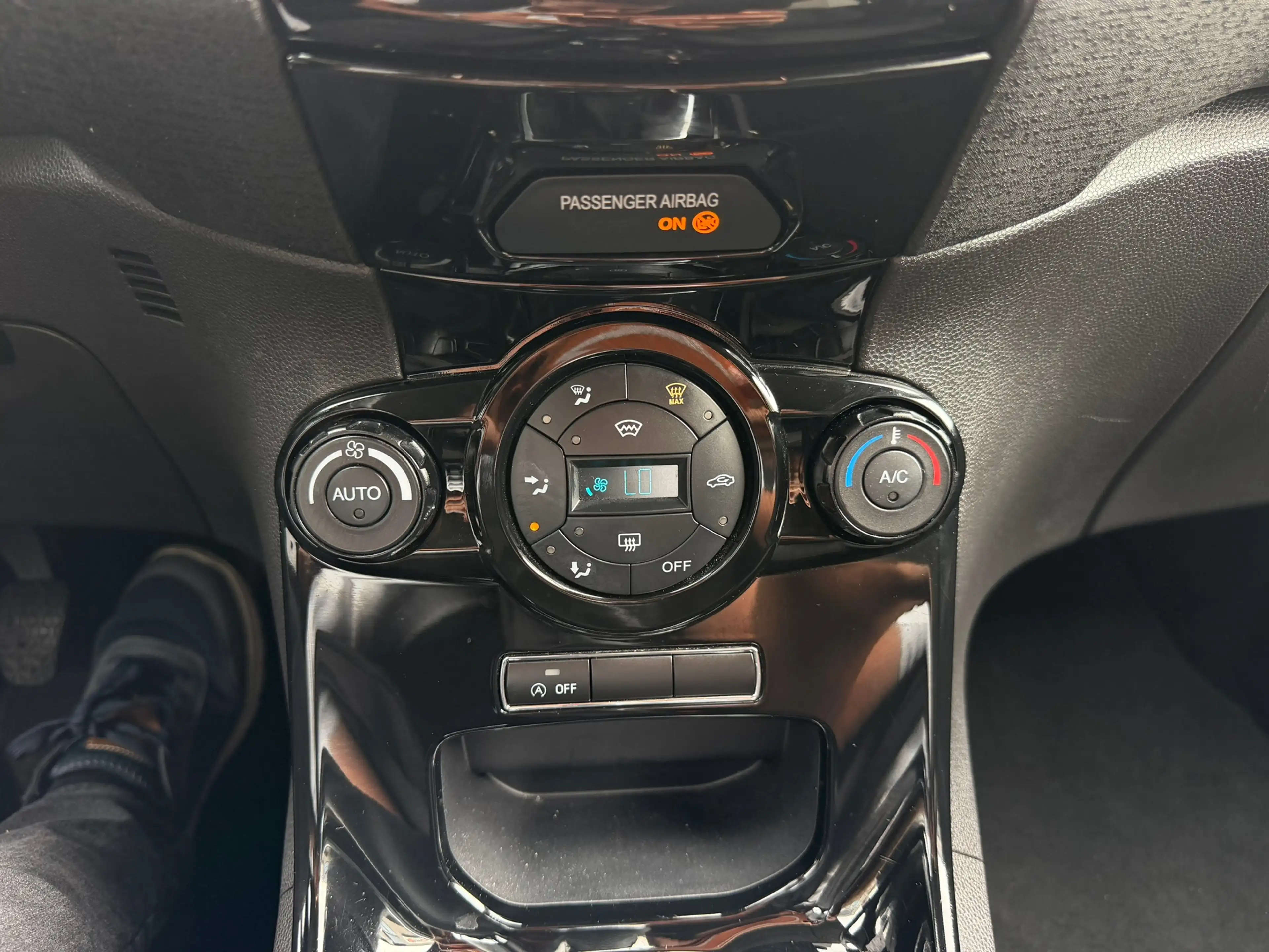 Ford Fiesta 1.0 EcoBoost Silver Edition/ 5drs/ nap/ 2e EIG/ de — photo 14