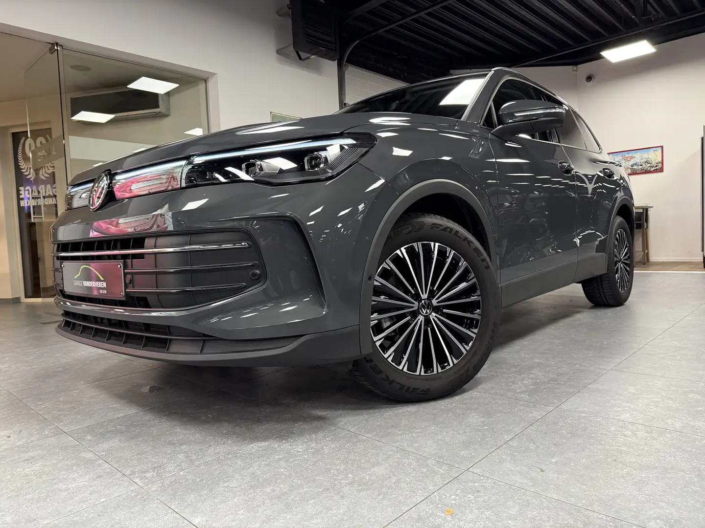 Volkswagen Tiguan Tiguan 1.5 eTSI OPF DSG * NEW MODEL * 12825 km ! * Gris - 1