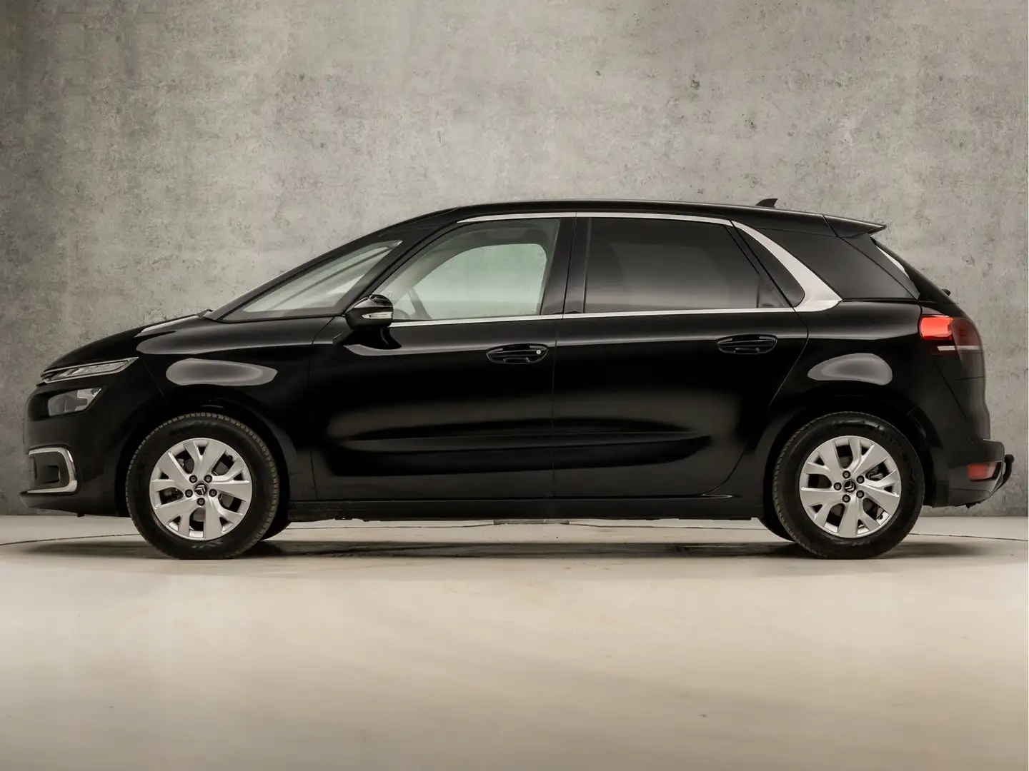 Citroen C4 SpaceTourer 1.2 PureTech Sport Automaat (APPLE CARPLAY, GROOT Zwart - 2