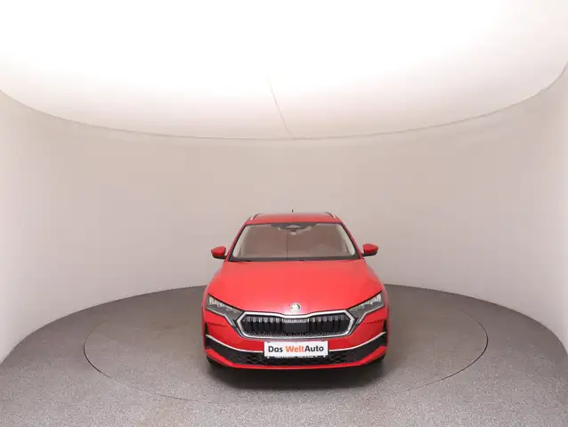 Skoda Octavia view 3