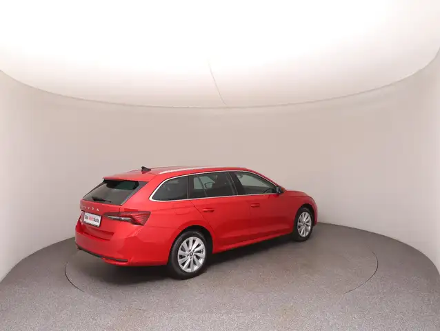 Skoda Octavia view 4