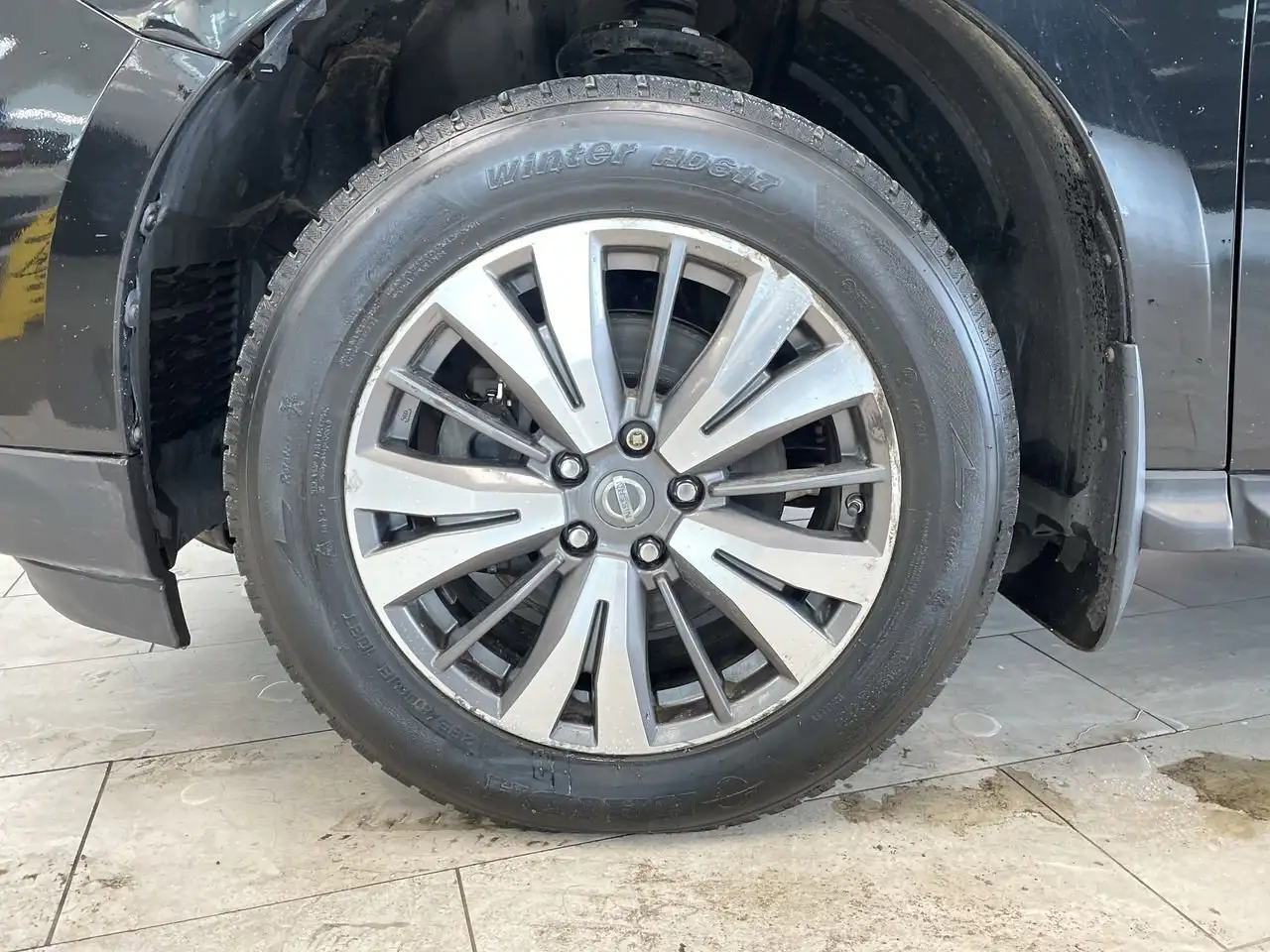 Nissan Pathfinder снимка Nissan Pathfinder