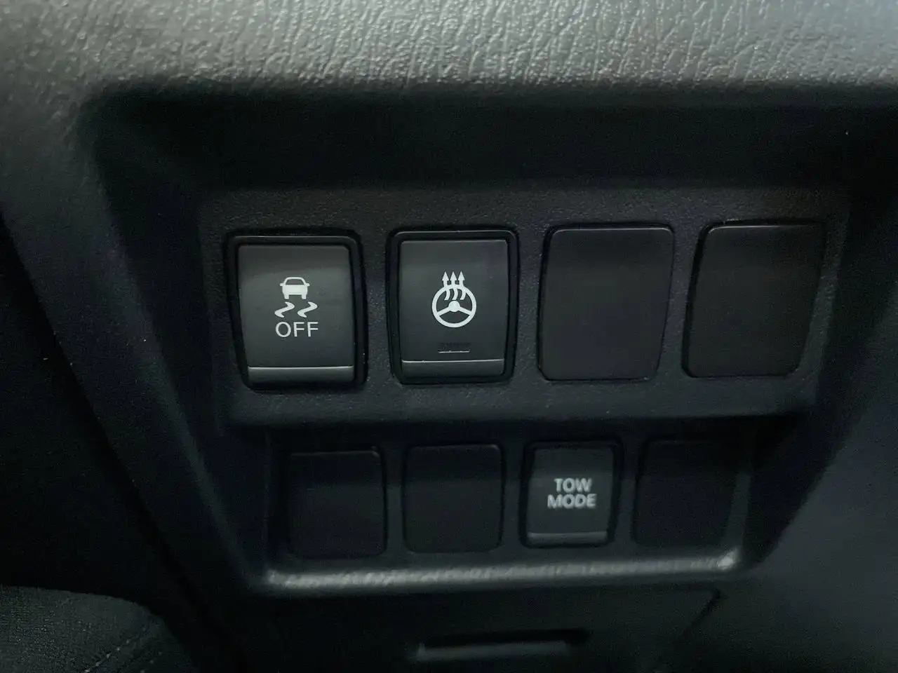 Nissan Pathfinder снимка Nissan Pathfinder