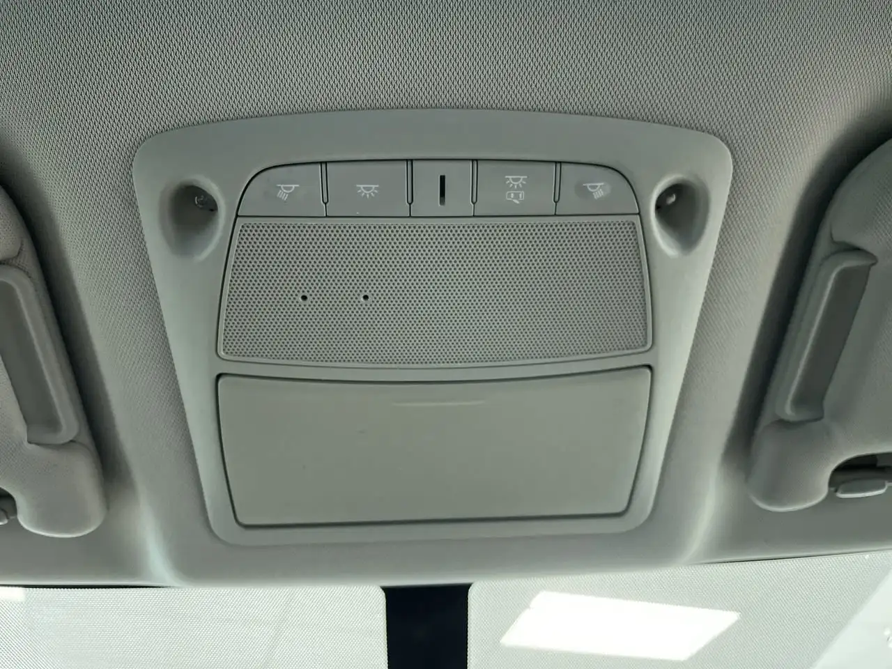 Nissan Pathfinder снимка Nissan Pathfinder