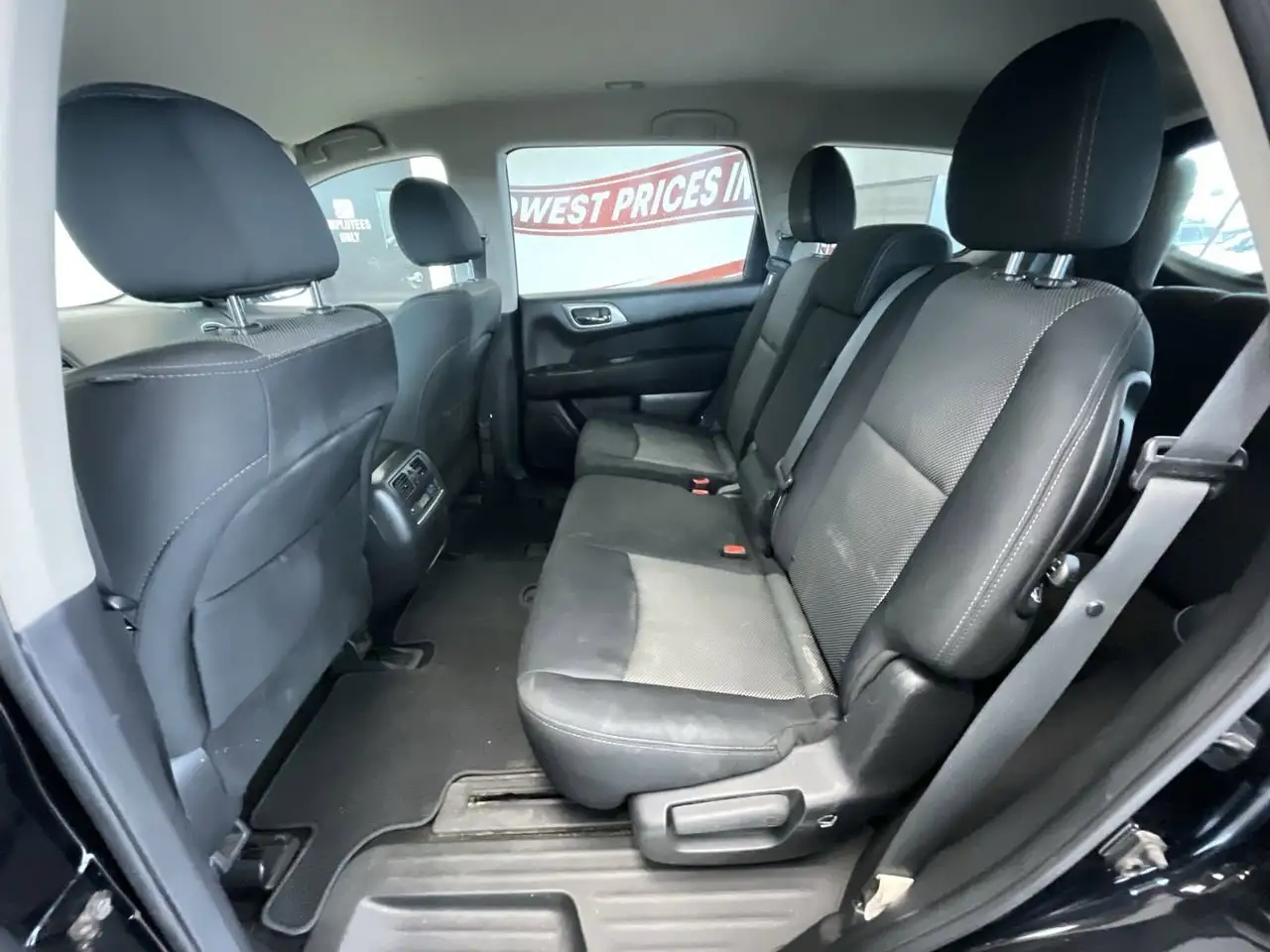 Nissan Pathfinder снимка Nissan Pathfinder