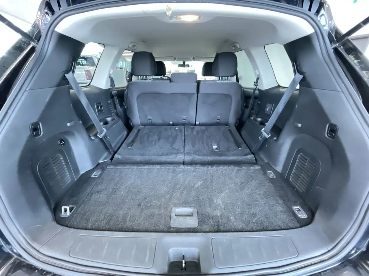 Nissan Pathfinder снимка Nissan Pathfinder