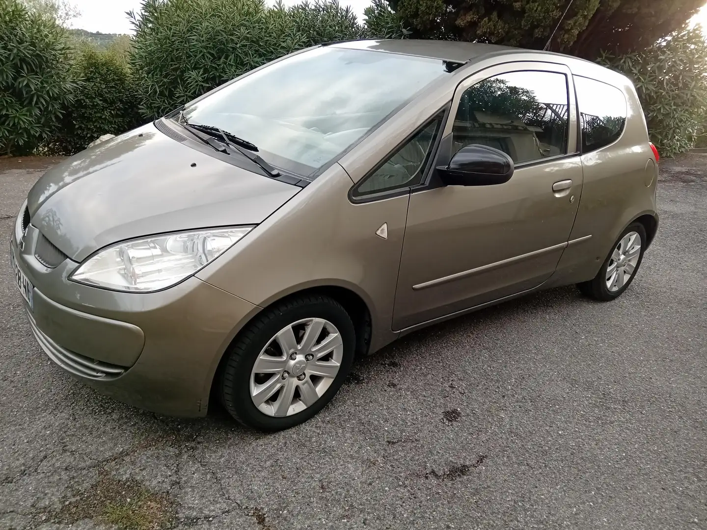 Mitsubishi Colt Colt CZ3 1.3 Invite Beige - 1