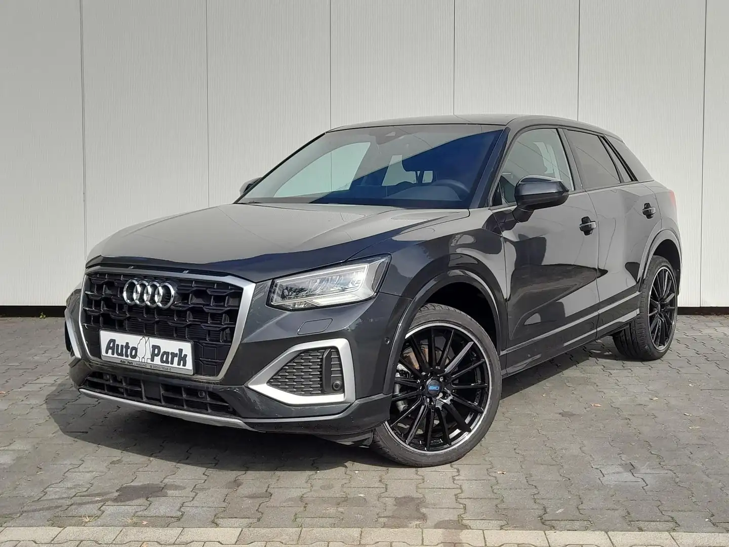 Audi Q2 DSG NAVI/APP~PANO~SHZ~VIRTUALL~RKam~eHeKl~LED Gris - 2