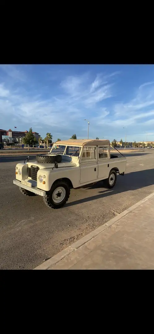 Land Rover Series 109 - 1