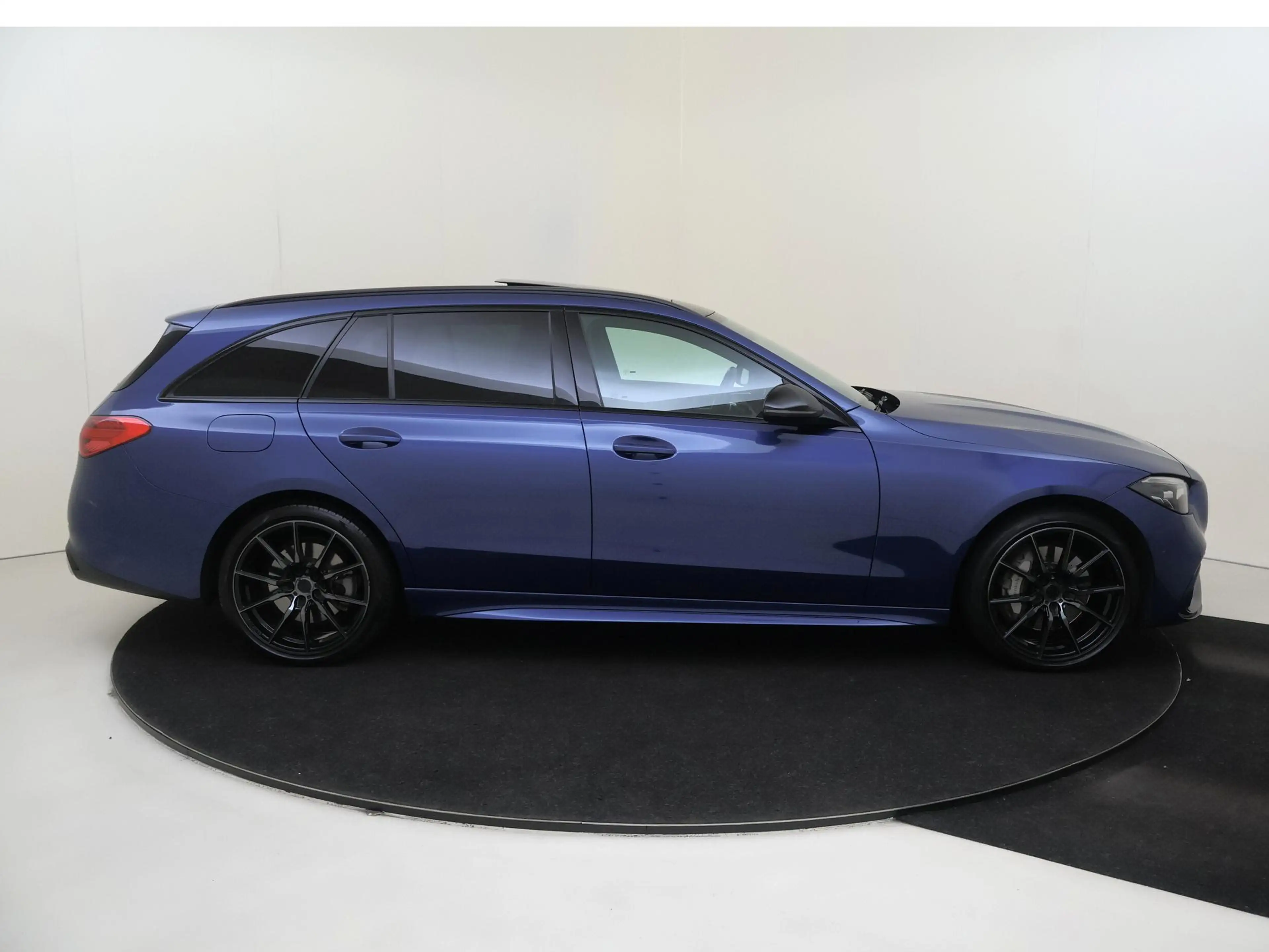 Mercedes-Benz C 300 Estate e AMG Line / Achteruitrijcamera / Panaroma- — photo 9