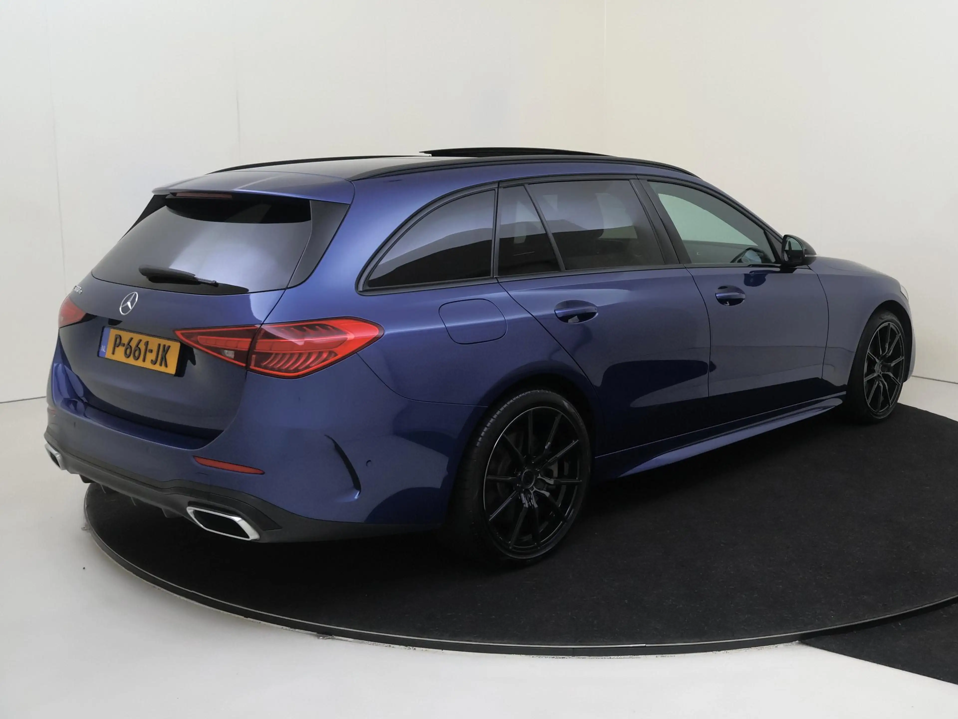 Mercedes-Benz C 300 Estate e AMG Line / Achteruitrijcamera / Panaroma- — photo 4