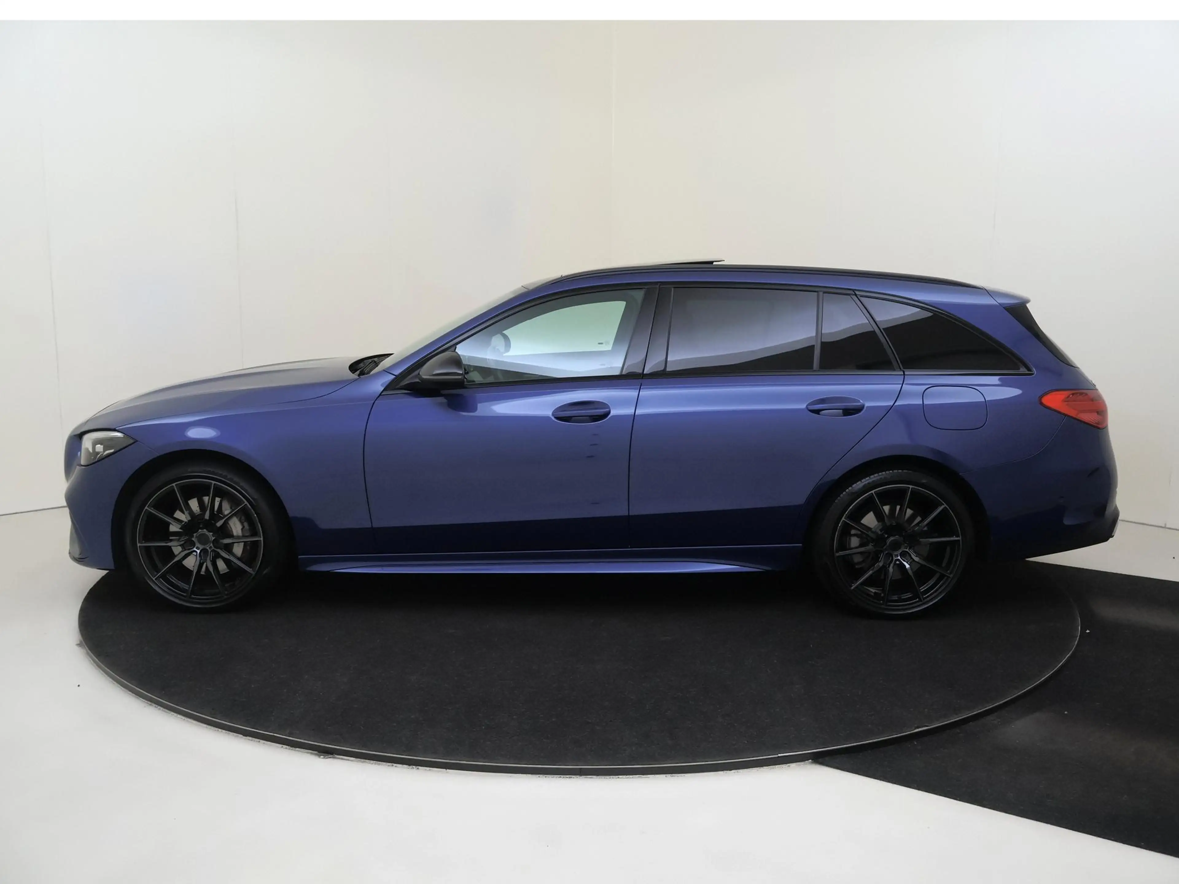 Mercedes-Benz C 300 Estate e AMG Line / Achteruitrijcamera / Panaroma- — photo 8
