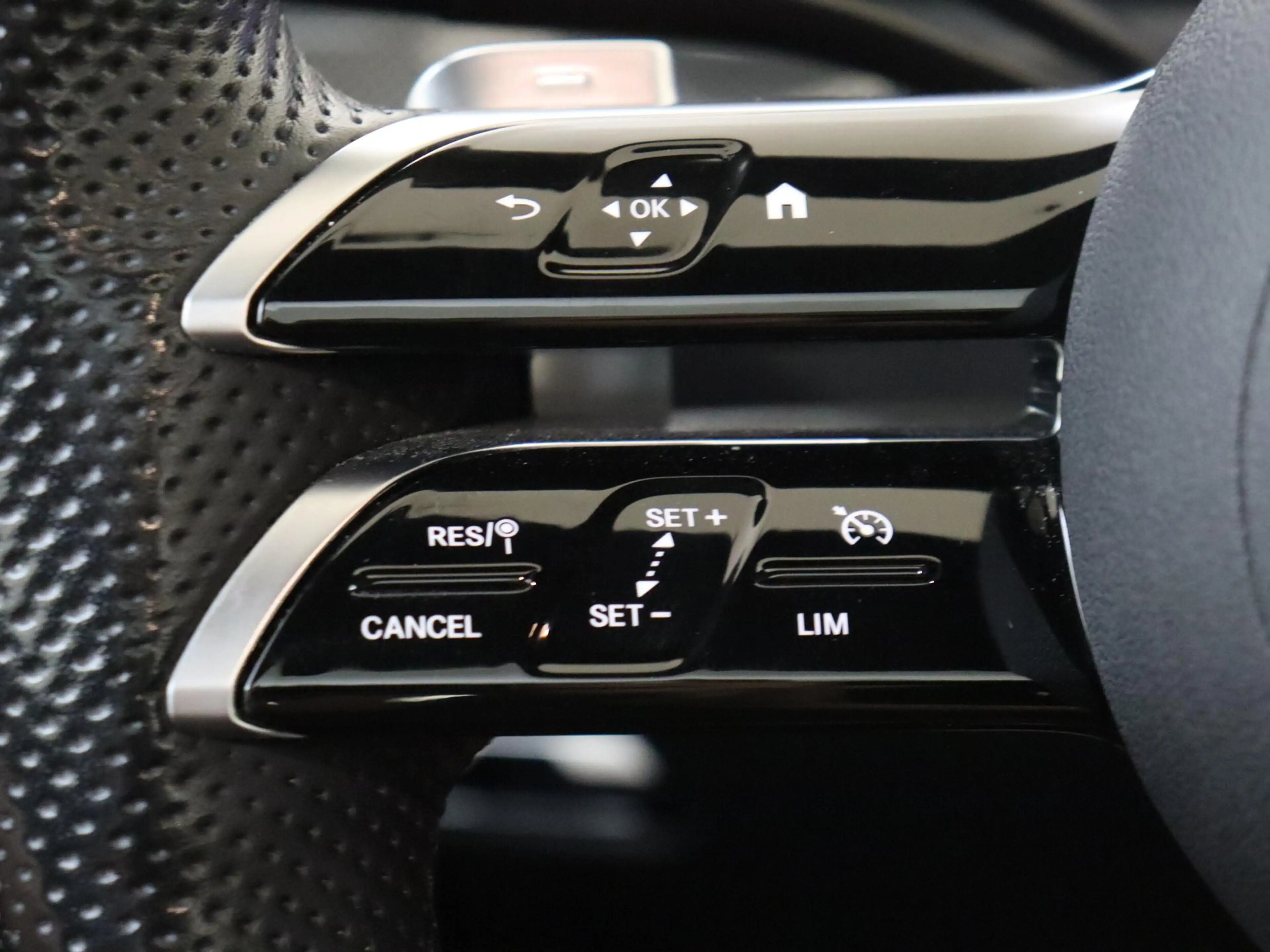 Mercedes-Benz C 300 Estate e AMG Line / Achteruitrijcamera / Panaroma- — photo 13