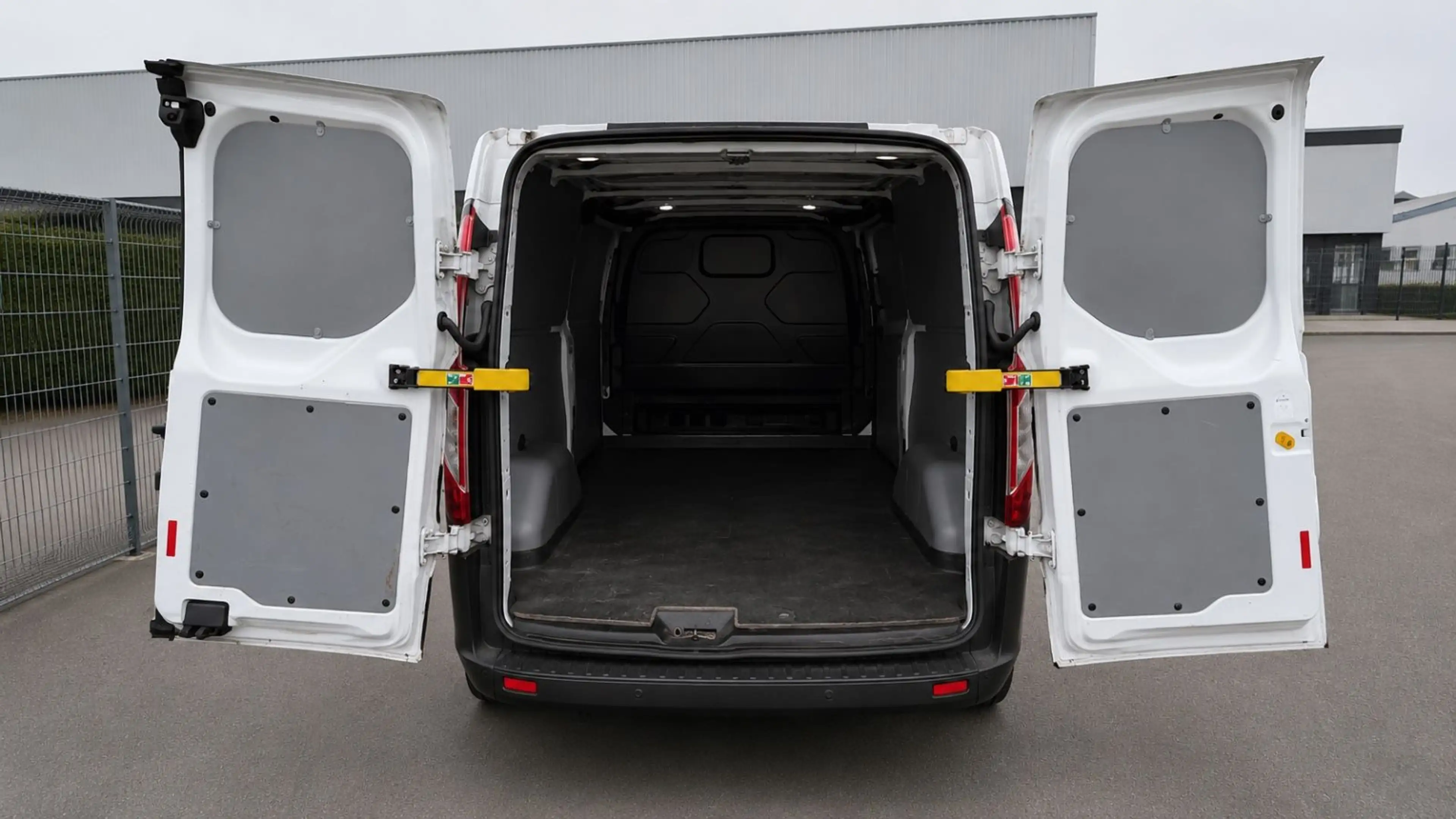 Ford Transit Custom Kasten 310 L2 Trend — photo 7