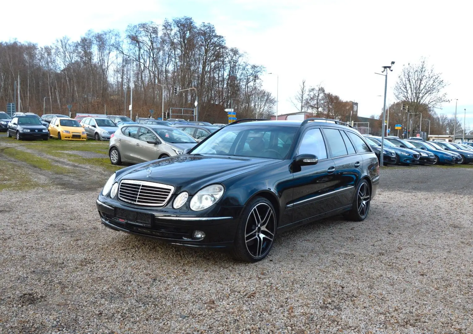 Mercedes-Benz E 350 T Autom.*Navi*SZH*Klimaaut.*LMF*PDC*TÜV* Black - 1