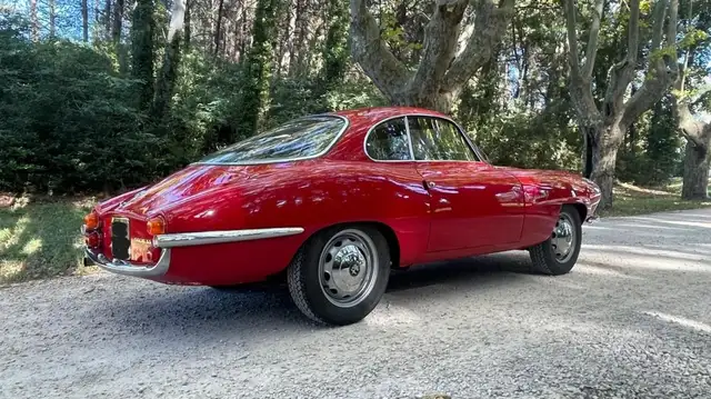 Alfa Romeo Giulia view 5