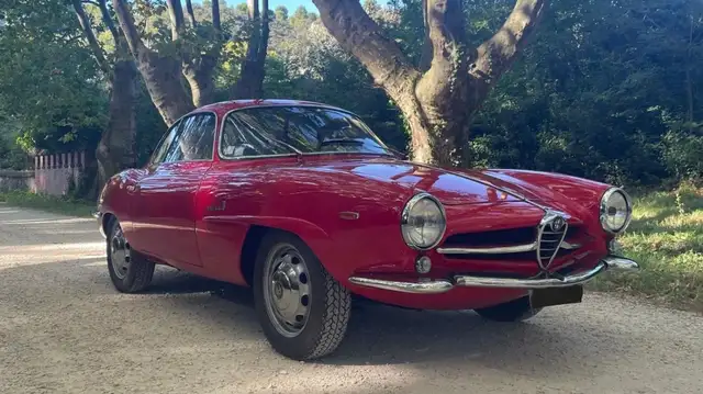 Alfa Romeo Giulia view 3
