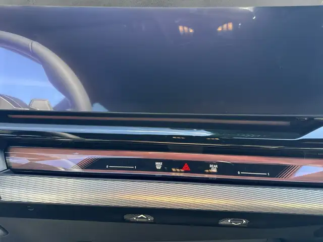 BMW 5 Series view 18