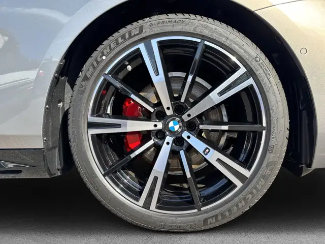 BMW 5 Series view 7