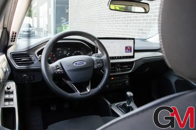 Ford Focus view 9