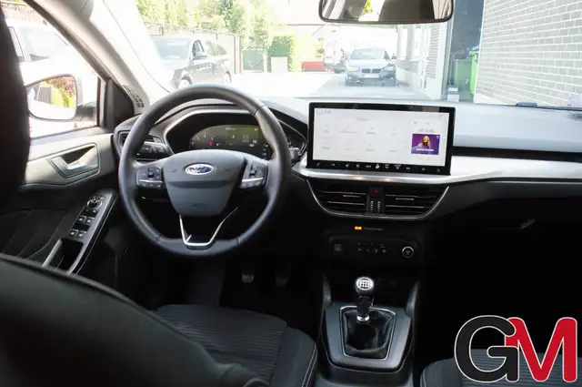 Ford Focus view 10