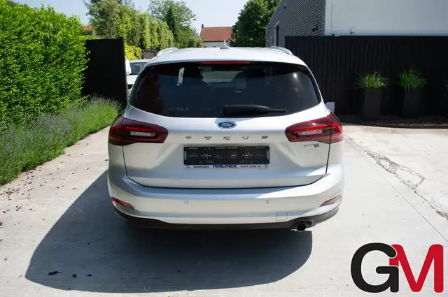 Ford Focus view 5
