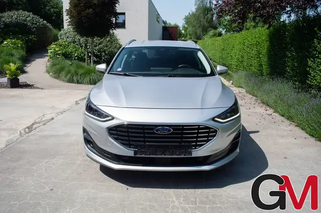 Ford Focus view 3