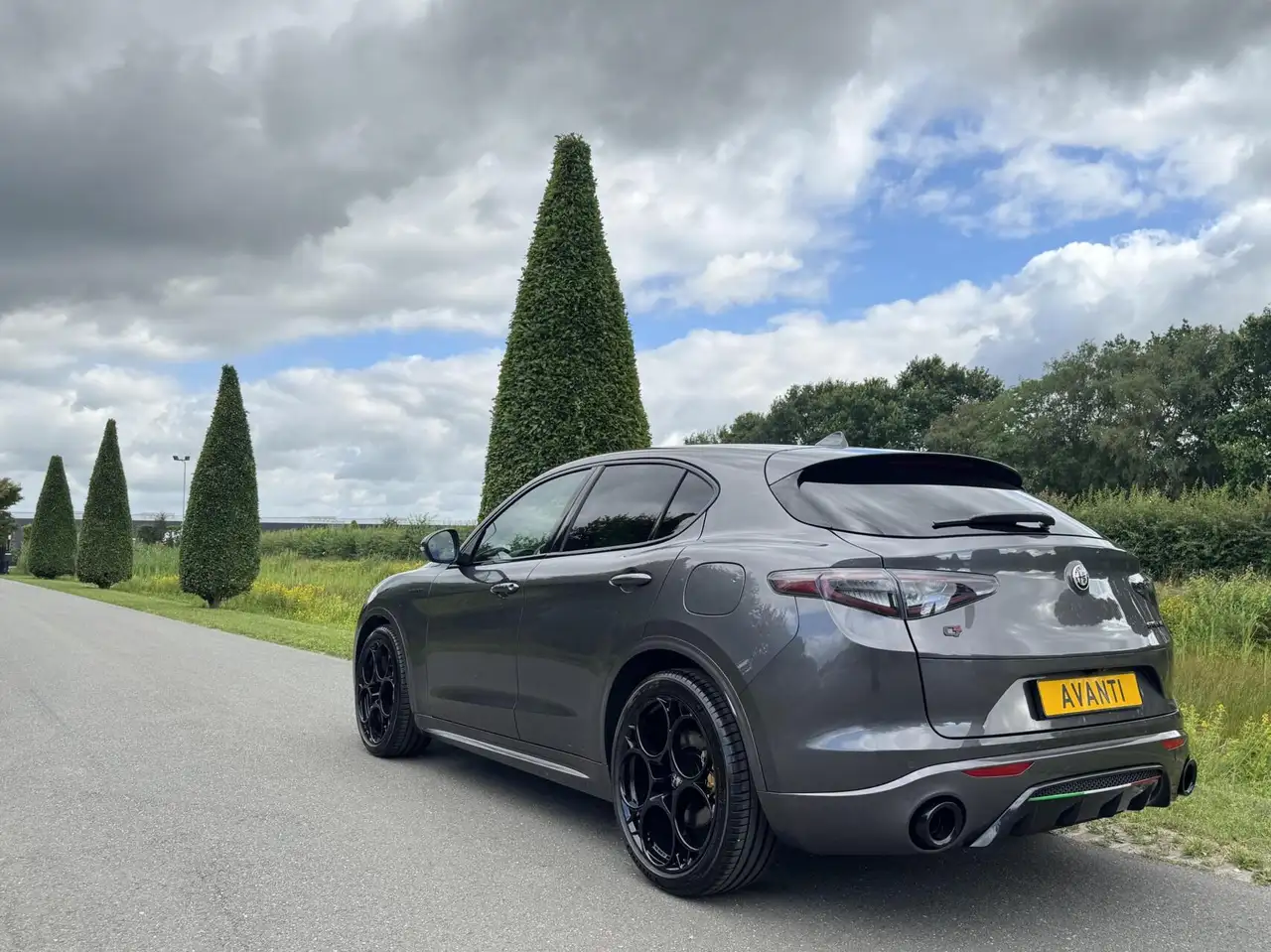 Alfa Romeo Stelvio 2023 — фото 7