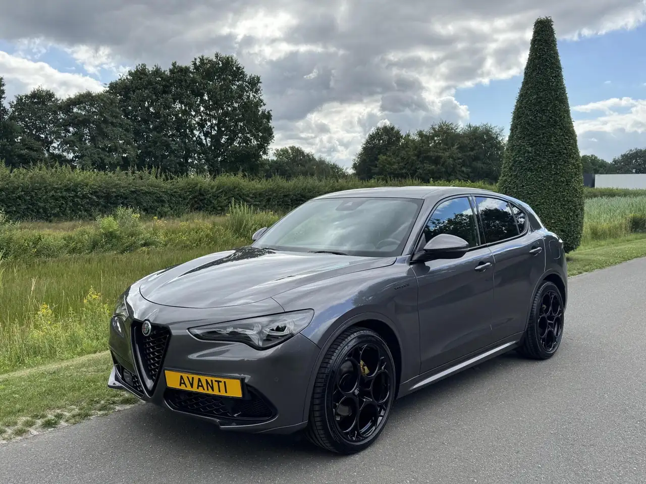 Alfa Romeo Stelvio 2023
