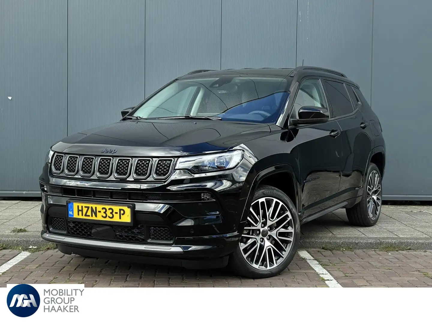 Jeep Compass 4xe 240 Plug-in Hybrid Electric Summit Apple carpl Zwart - 1