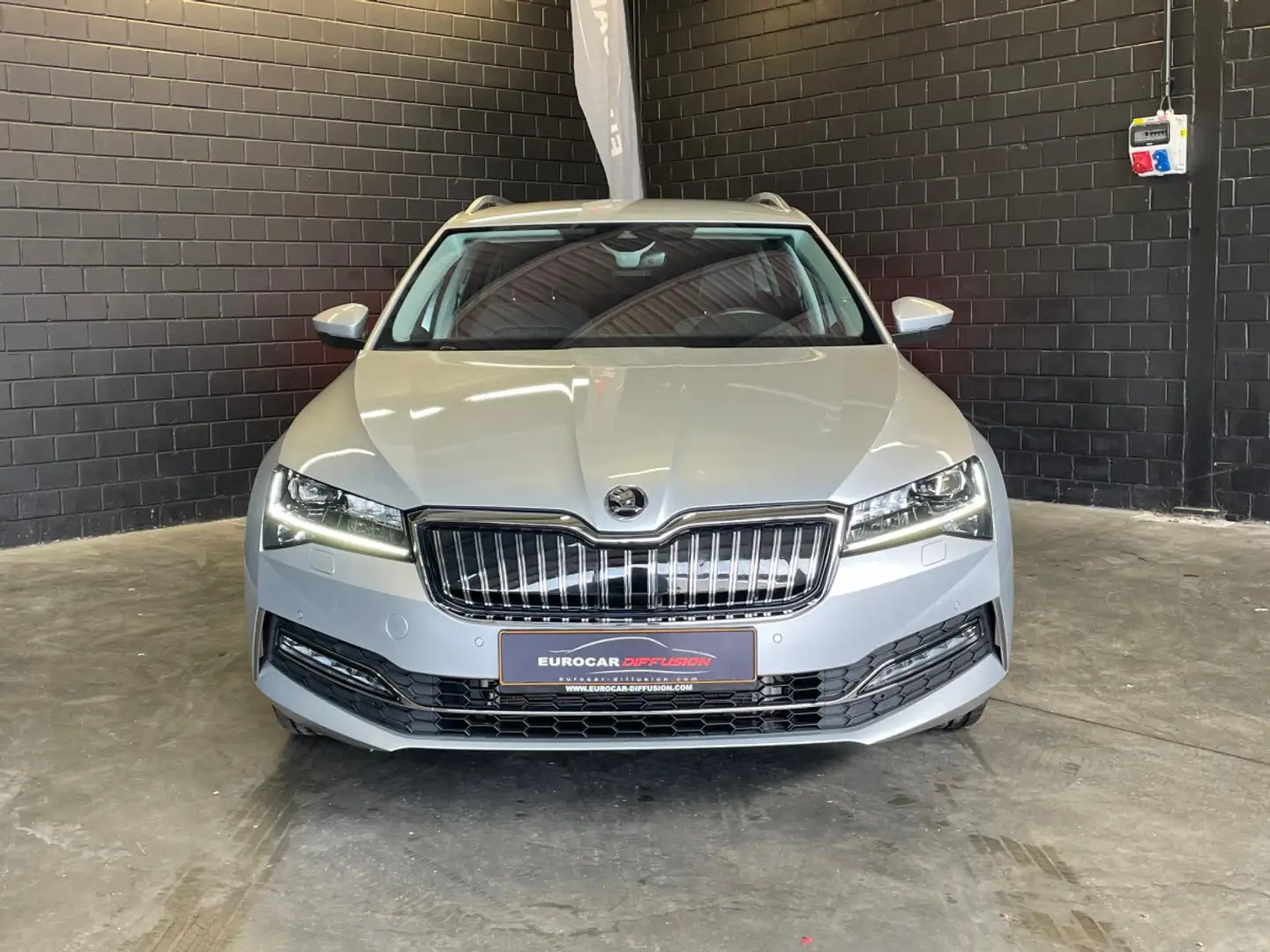 Skoda Superb iV Estate Style 1.4 electric/TSI PHEV Gris - 2