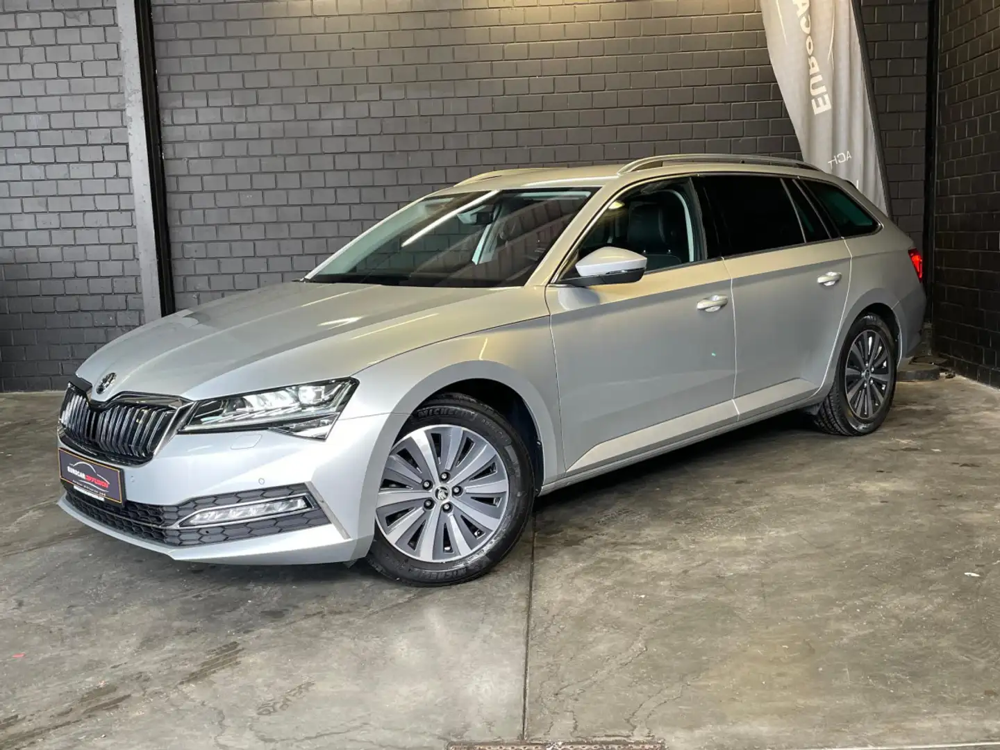 Skoda Superb iV Estate Style 1.4 electric/TSI PHEV Gris - 1