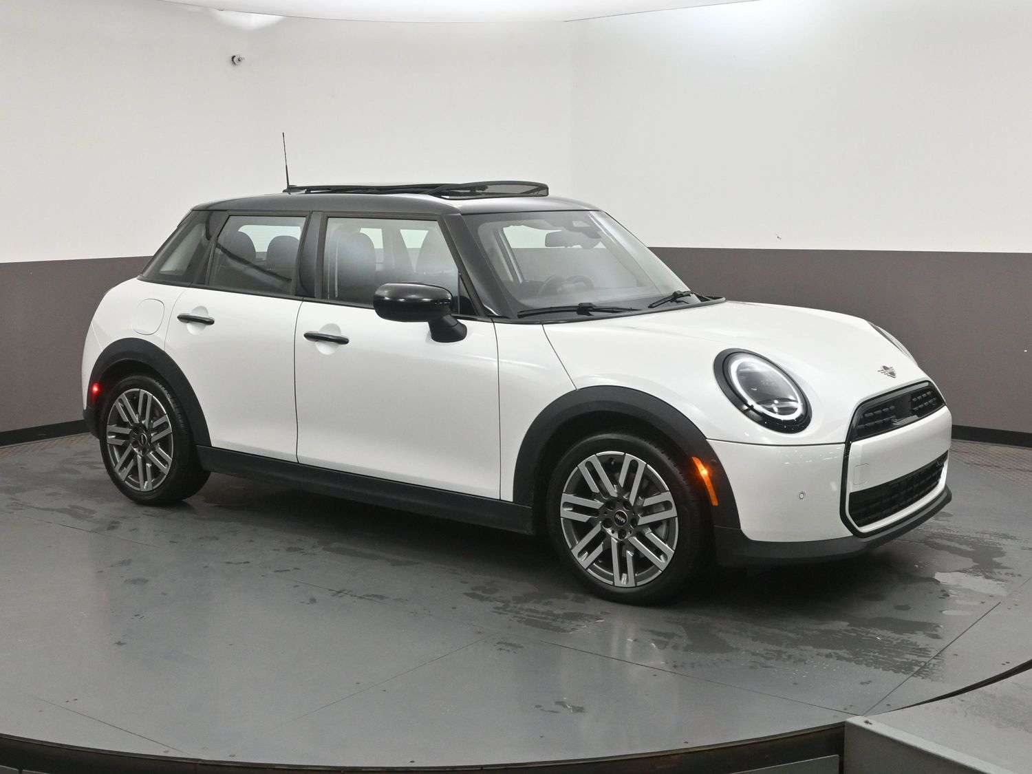 2026 MINI 5 Door C 5 DOOR PREMIER, PANORAMIC MOONROOF, HEATED SEATS, NAVIGATION, REAR CAMERA