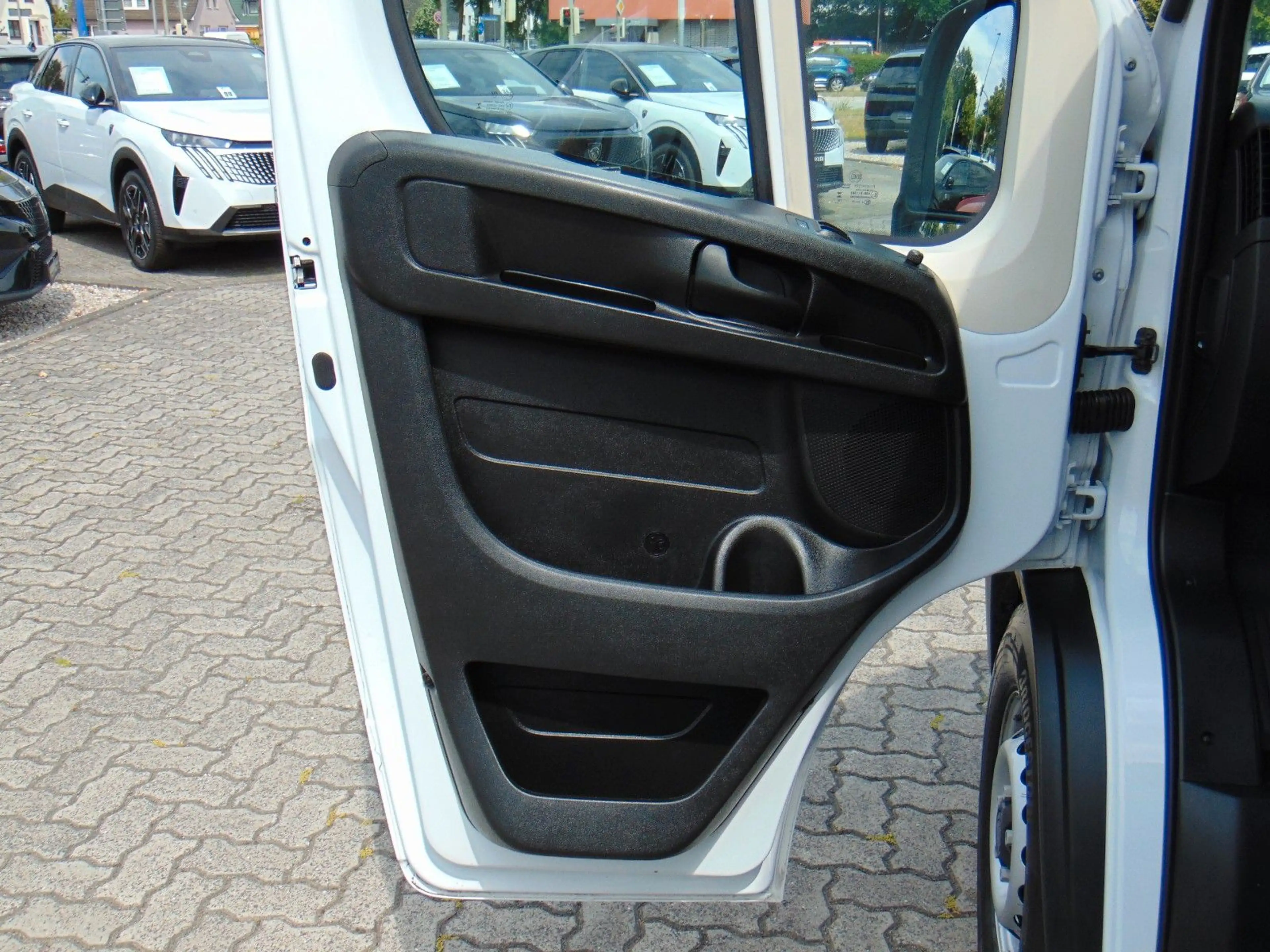Peugeot Boxer Kasten 435 L4H2 Heavy BlueHDi 140 — photo 9