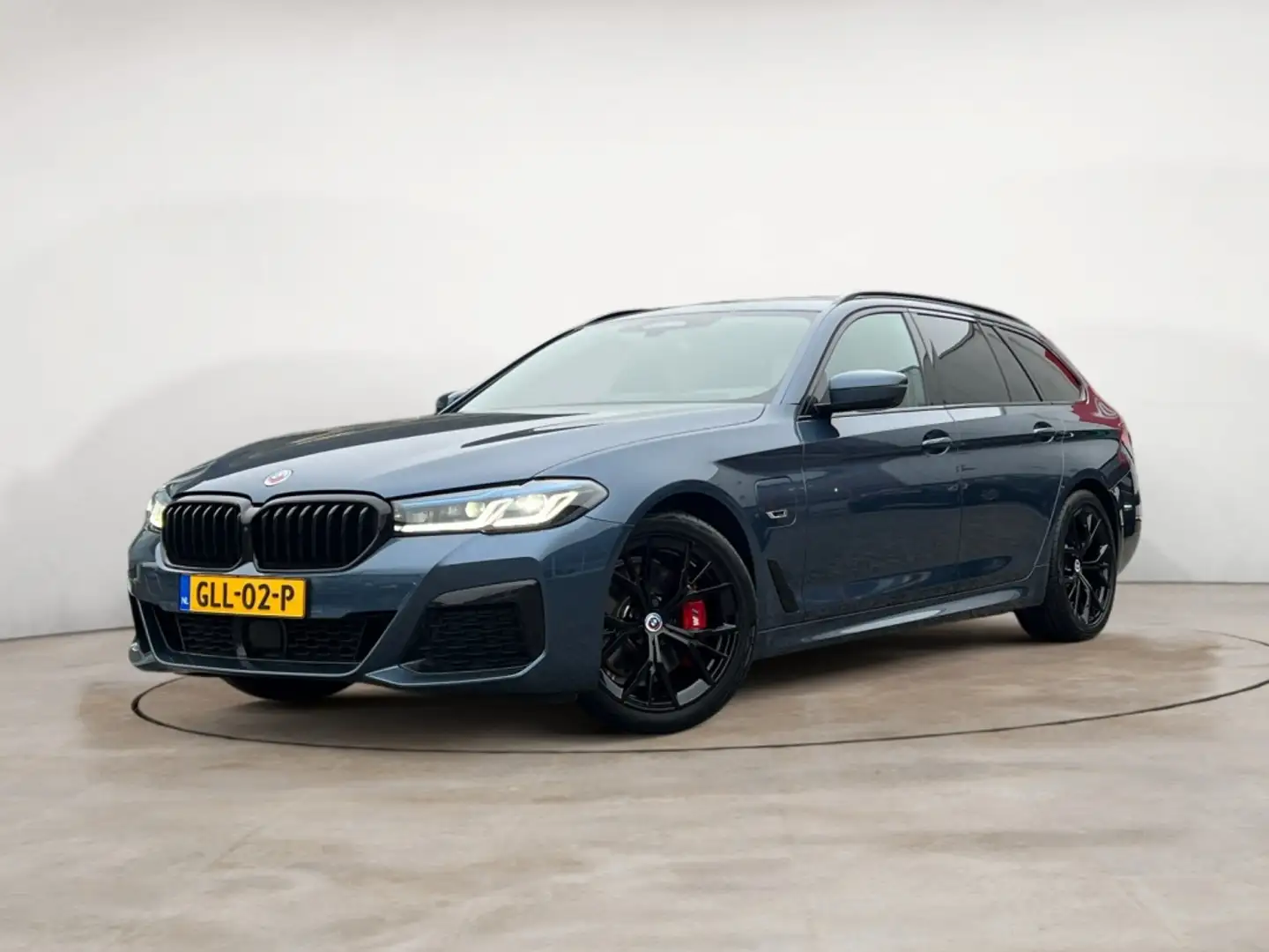 BMW 530 5-serie Touring 530e High Executive | M-Sport-Pro Blauw - 1