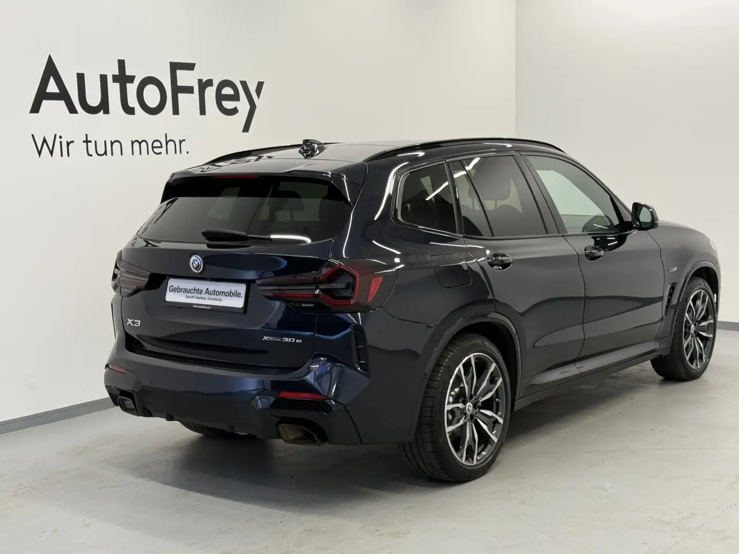 BMW X3 xDrive30e Schwarz - 2