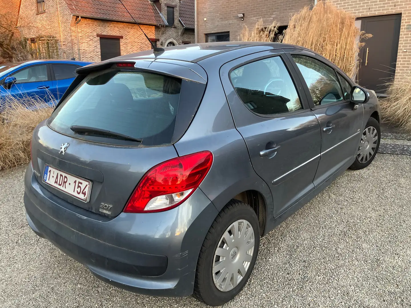 Peugeot 207 207 90 HDi FAP (Blue Lion) 99G Gris - 2