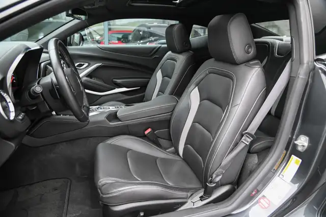Chevrolet Camaro view 11